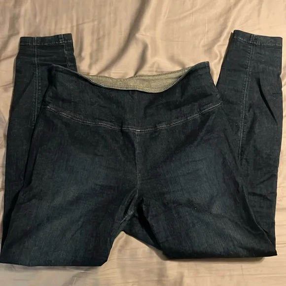 White House Black Market Runway Legging - Size 12 - Picture 1 of 4